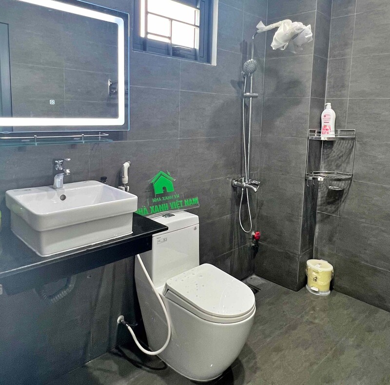 Phòng vệ sinh ưu tiên sử dụng các thiết bị phòng tắm thông minh, đầy đủ tiện nghi