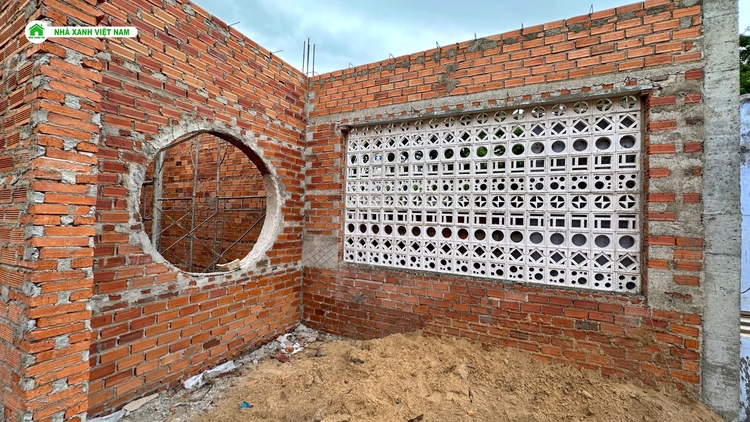 Mẫu Nhà cấp 4 sân vườn đẹp 8x22m 3 phòng Ngủ NCB-202501 114 Công đoạn Xây tường bao và tường ngăn