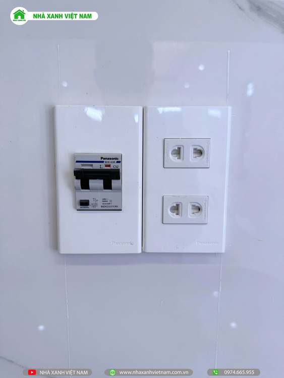 Mẫu Nhà cấp 4 sân vườn đẹp 8x22m 3 phòng Ngủ NCB-202501 164 Chi tiết hoàn thiện ổ cắm và aptomat