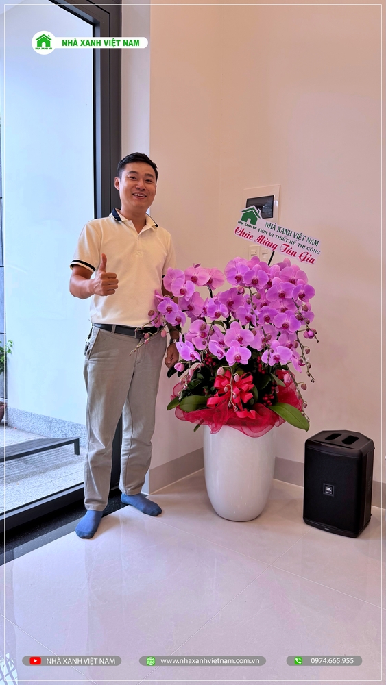 Kỹ sư Lê Hải Duyên rạng rỡ trong ngày bàn giao nhà