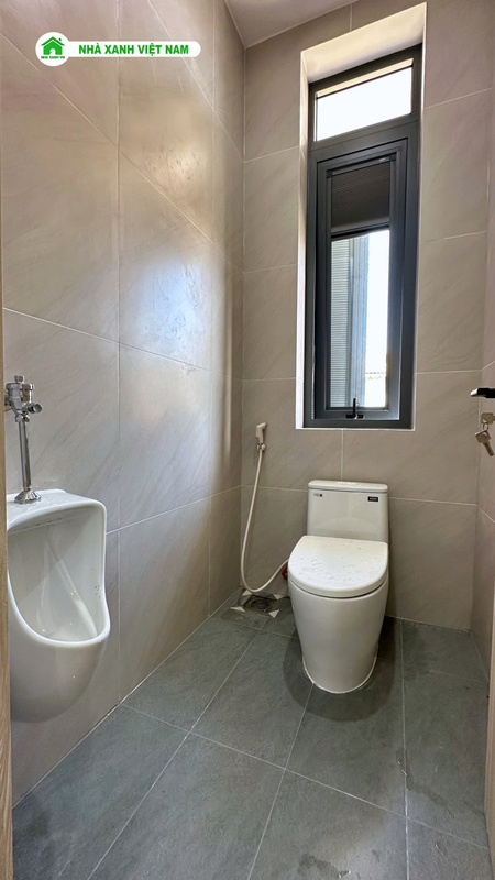 Mẫu nhà cấp 4 mái Nhật đẹp 9.3x17m NCB-202502 100 Hình ảnh hoàn thiện WC 1