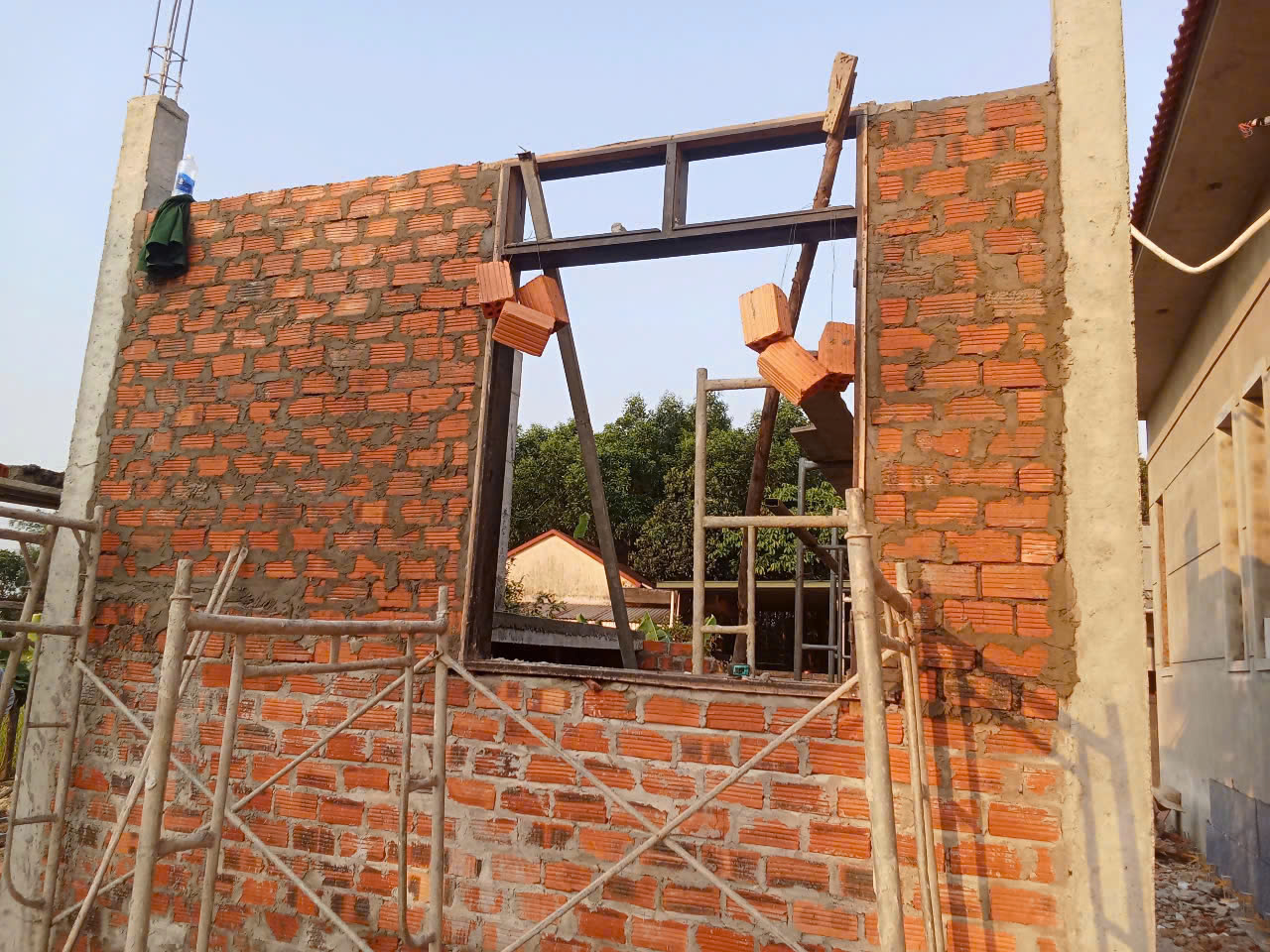 Công tác xây tường